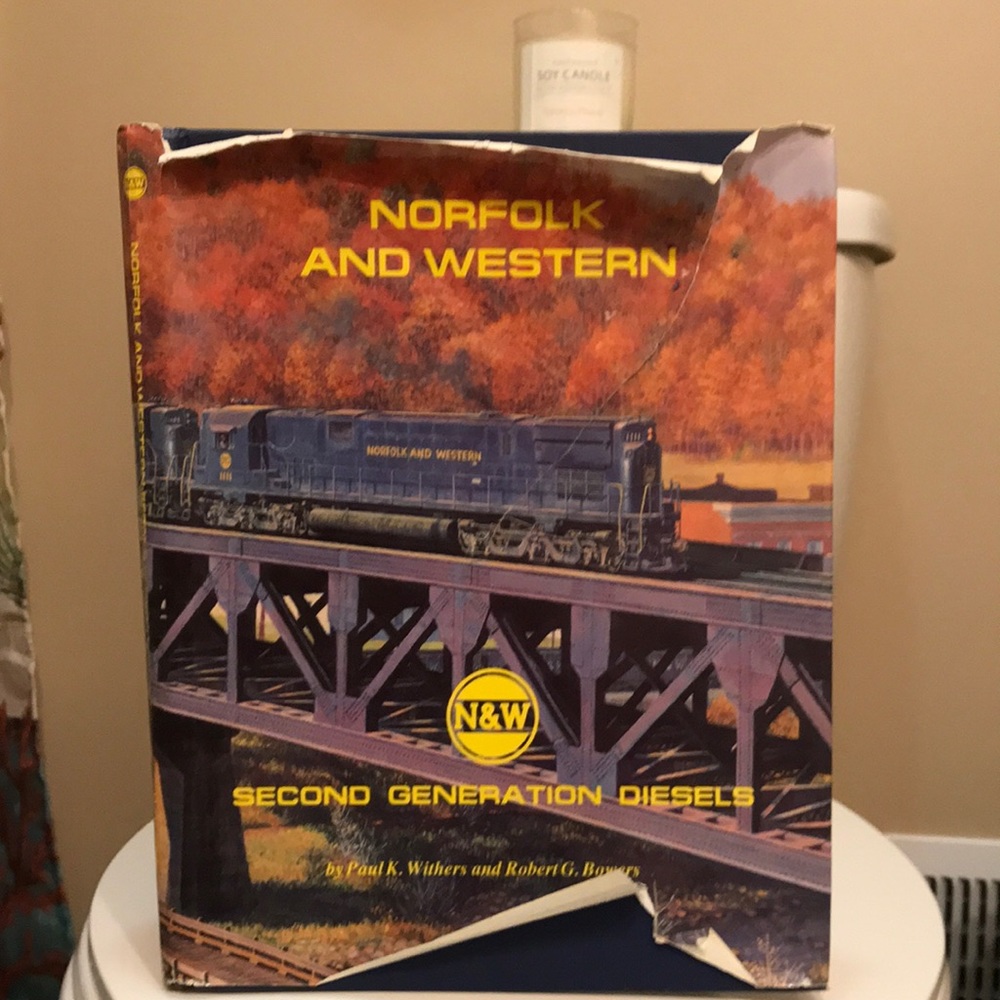 🌷NEW🌷 VTG Norfolk & Western 2nd Gen Diesels Book